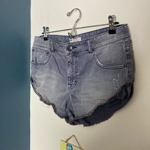FREE PEOPLE cut off denim shorts, gray, distressed